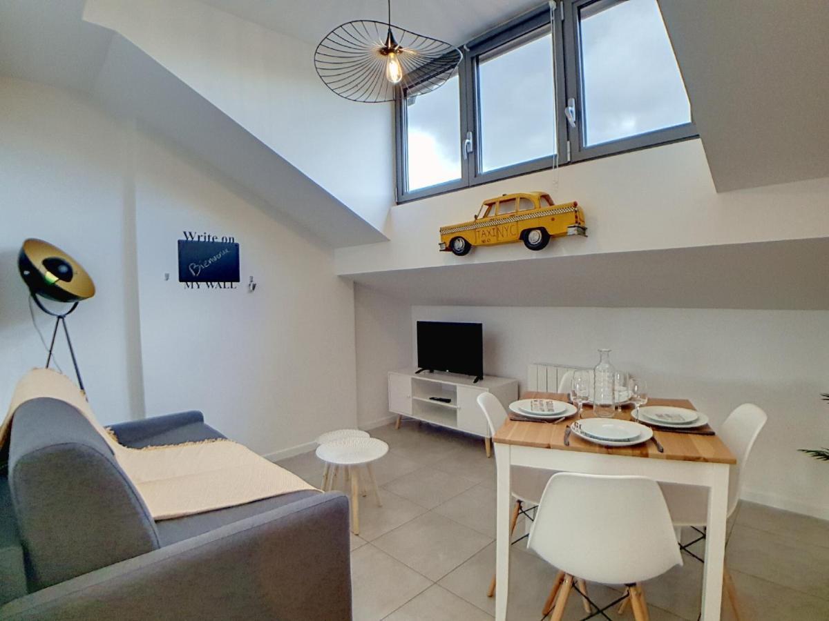 Stop Chez M District # Qualite # Confort # Simplicite Villeurbanne Exteriör bild